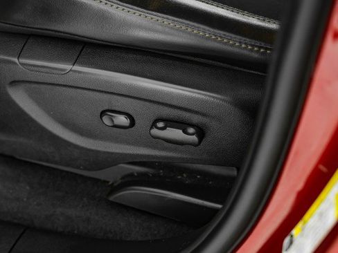 Used 2019 Chevrolet Trax LT w/ LT Convenience Package image 27