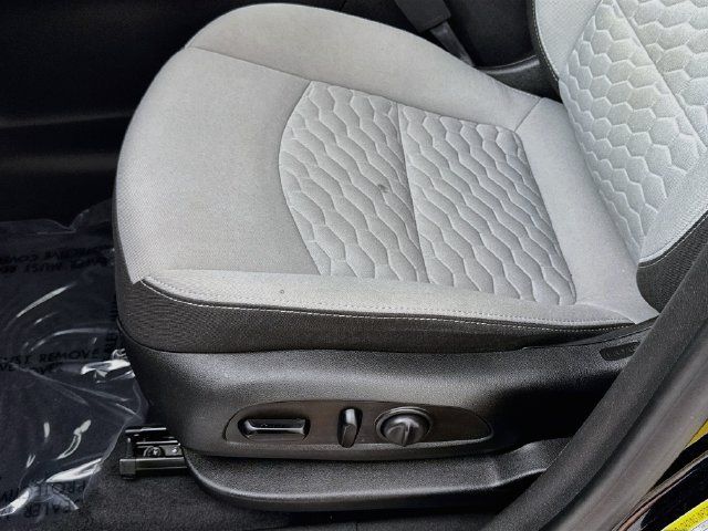 Used 2021 Chevrolet Equinox LT FWD image 31