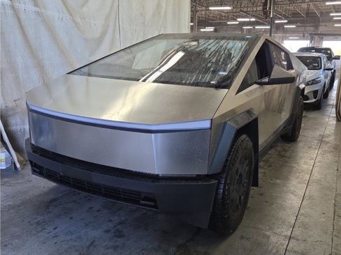 Used 2024 Tesla Cybertruck AWD Crew Cab image 5