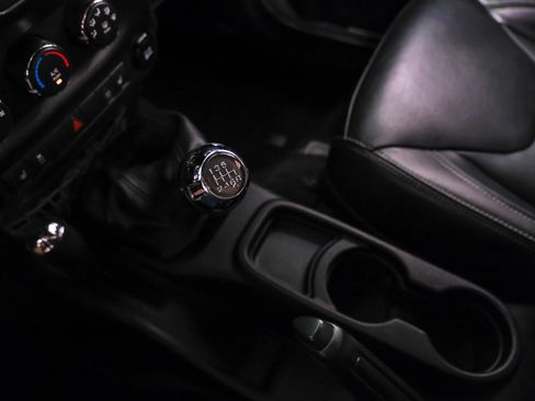 Used 2013 Jeep Wrangler Rubicon w/ PWR Convenience Group AWD/4WD image 21