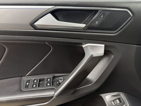 Used 2024 Volkswagen Tiguan SE R-Line image 24