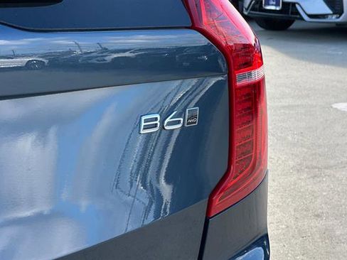 Certified 2024 Volvo XC90 B6 Ultimate w/ Protection Package Premier image 32