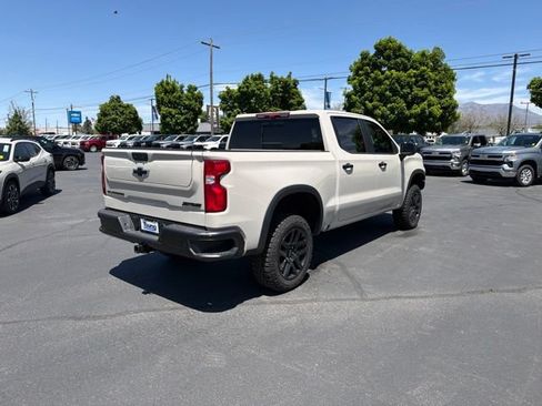 Used 2026 Chevrolet Silverado 1500 ZR2 w/ Dark Appearance Package AWD/4WD image 7