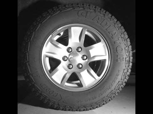 Used 2018 Chevrolet Silverado 1500 LT w/ All Star Edition AWD/4WD image 14