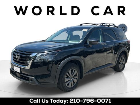 Used 2024 Nissan Pathfinder SV w/ SV Premium Package AWD/4WD image 7