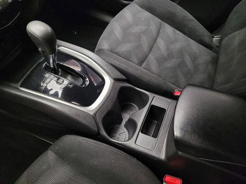 Used 2014 Nissan Rogue SV FWD image 26