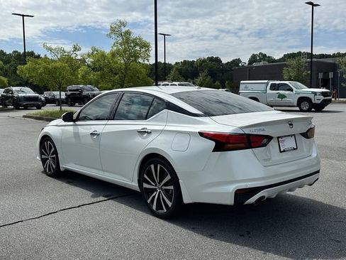 Used 2019 Nissan Altima 2.5 Platinum FWD image 15