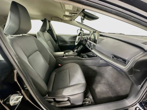 Used 2024 Toyota Prius LE FWD image 30