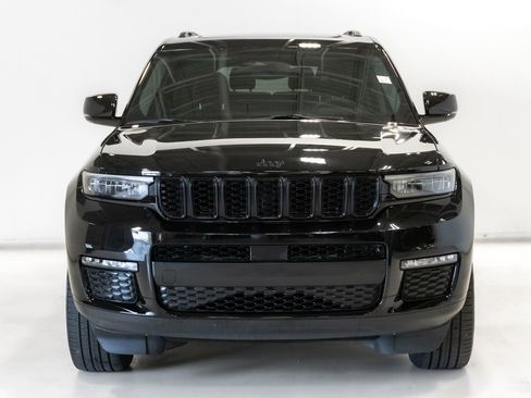 Used 2023 Jeep Grand Cherokee L Limited w/ Black Appearance Package image 5