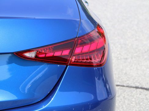 Used 2022 Mercedes-Benz C 300 Sedan image 7