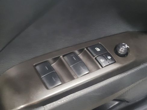 Used 2022 Toyota Camry SE image 27