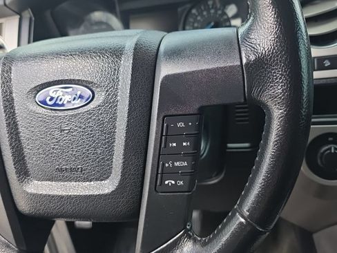 Used 2017 Ford Expedition XLT AWD/4WD image 3