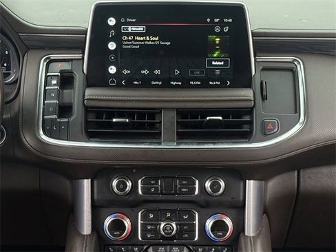 Used 2022 GMC Yukon SLT w/ SLT Premium Package image 17