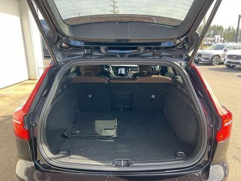 Certified 2025 Volvo V60 B5 Cross Country Plus AWD/4WD image 23