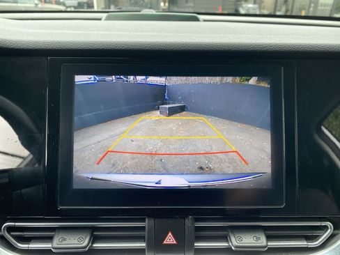 Used 2022 Kia Niro EX w/ Cold Weather Package FWD image 27