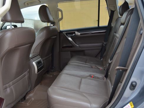 Used 2015 Lexus GX 460 w/ Premium Package image 16