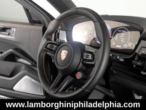 Used 2024 Porsche Cayenne Turbo GT AWD/4WD image 31