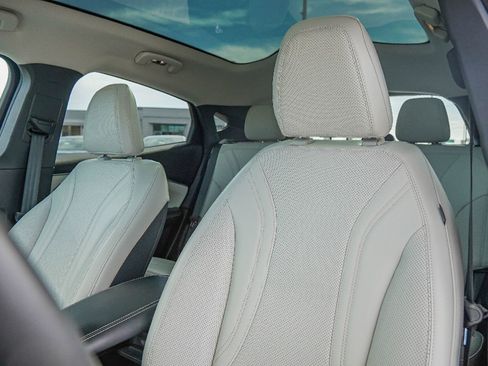 Used 2022 Ford Mustang Mach-E Premium image 9