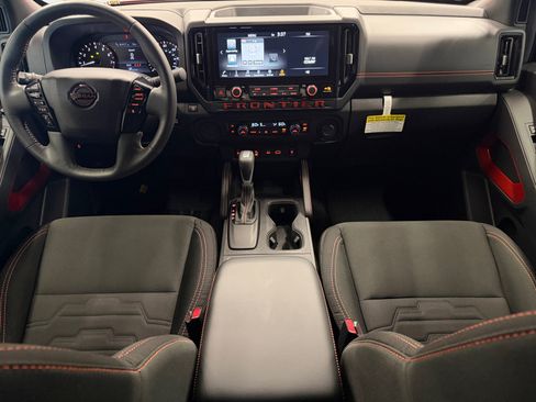 Used 2026 Nissan Frontier Pro-X w/ Pro-X Convenience Package RWD image 3