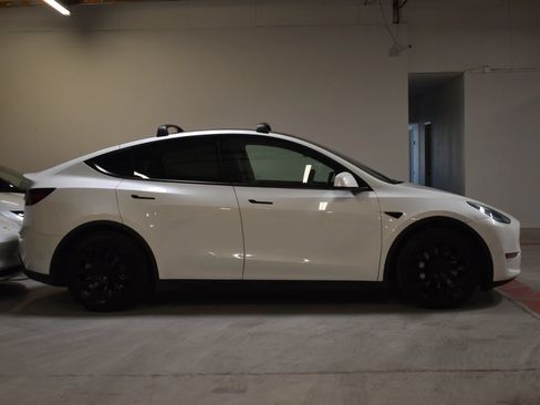 Used 2021 Tesla Model Y Long Range AWD/4WD image 4