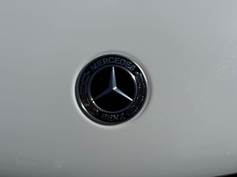 Used 2026 Mercedes-Benz GLC 300 4MATIC image 23