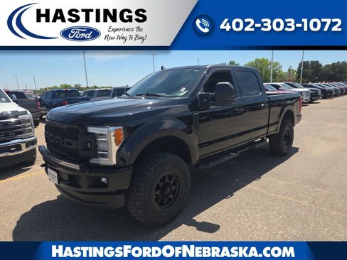 Used 2019 Ford F250 Platinum w/ Platinum Ultimate Package AWD/4WD image 1