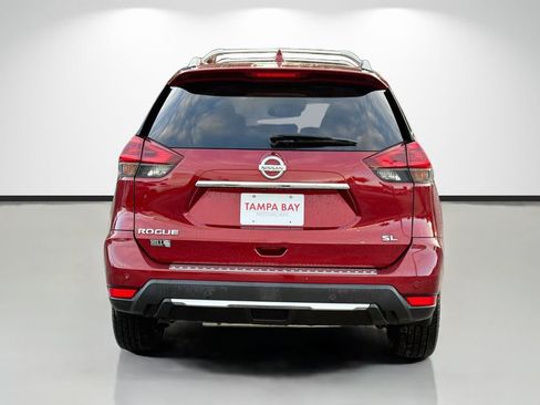 Used 2019 Nissan Rogue SL w/ Premium Package FWD image 4