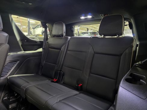 Used 2023 Chevrolet Tahoe Premier AWD/4WD image 15
