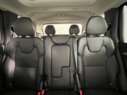 Used 2025 Volvo XC90 B5 Core image 16