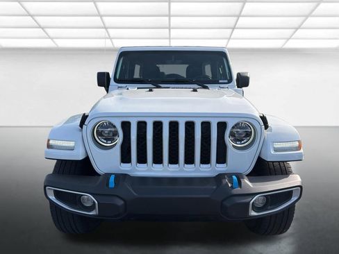 Used 2022 Jeep Wrangler Unlimited Sahara AWD/4WD image 17