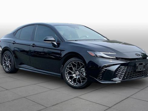 Used 2026 Toyota Camry XSE AWD/4WD image 3