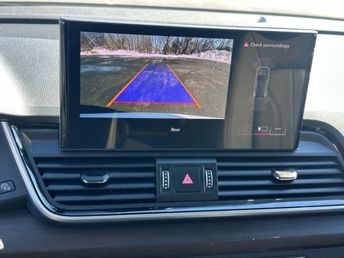 Used 2023 Audi Q5 2.0T Premium w/ Convenience Package image 19