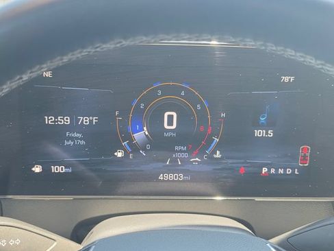 Used 2025 Chevrolet Traverse LT FWD image 32