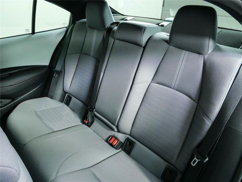 Used 2025 Toyota Corolla SE FWD image 18