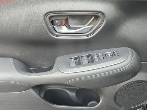 Used 2025 Honda HR-V LX image 34