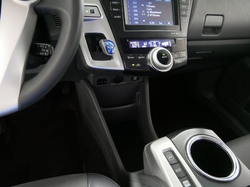 Used 2012 Toyota Prius V Five FWD image 24