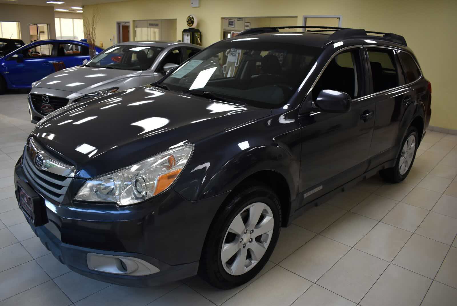 Used 2011 Subaru Outback 2.5i Premium w/ All-Weather Pkg AWD/4WD image 8