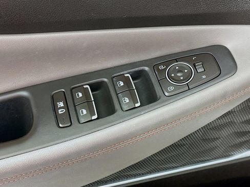 Used 2019 Hyundai Santa Fe Limited FWD image 17