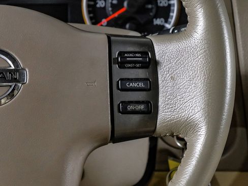 Used 2012 Nissan Armada SV RWD image 18