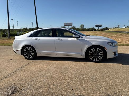 Used 2019 Lincoln MKZ Reserve FWD image 10