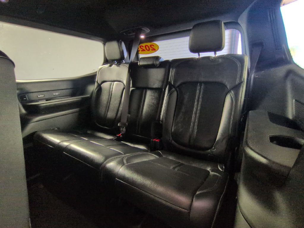 Used 2025 Jeep Wagoneer Series II w/ 8-Passenger Seating Package AWD/4WD image 18
