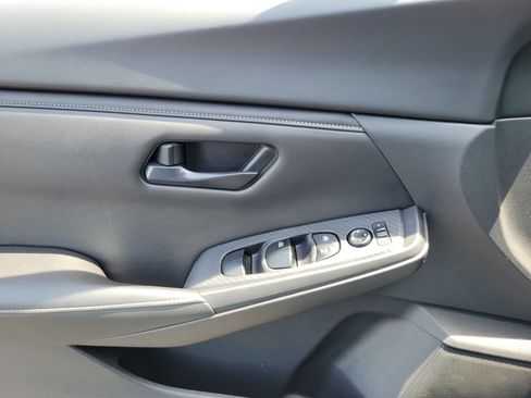 Certified 2024 Nissan Sentra S FWD image 17