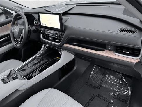 Certified 2025 Toyota Grand Highlander AWD image 21