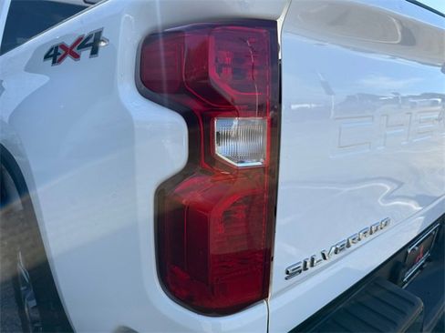 Used 2022 Chevrolet Silverado 2500 Custom w/ Custom Value Package image 31