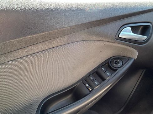 Used 2014 Ford Focus SE FWD image 28