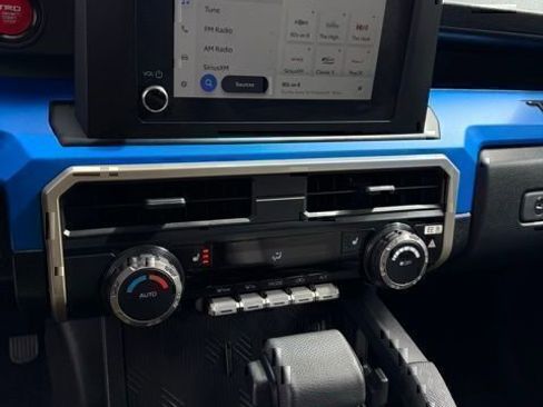 Certified 2025 Toyota Tacoma TRD Off-Road AWD/4WD image 24