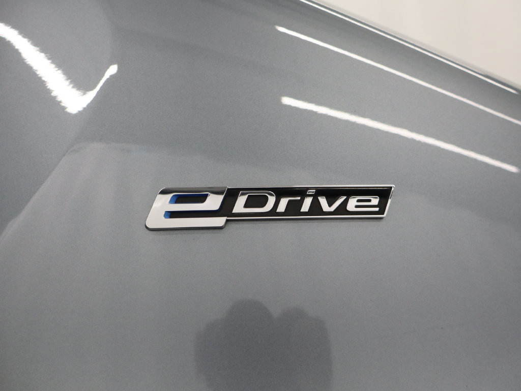 Used 2019 BMW 530e xDrive w/ Convenience Package AWD/4WD image 62