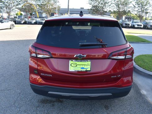 Used 2023 Chevrolet Equinox LT AWD/4WD image 12