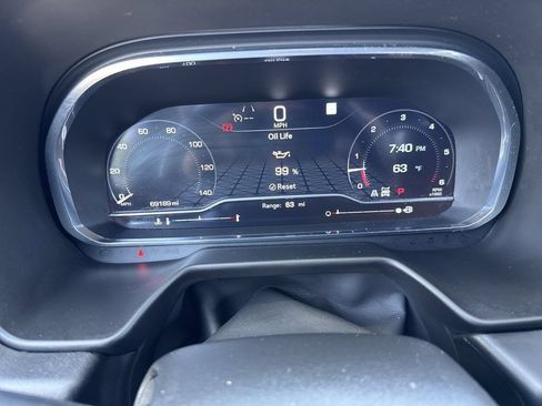 Used 2023 GMC Yukon XL AT4 w/ AT4 Premium Package AWD/4WD image 17