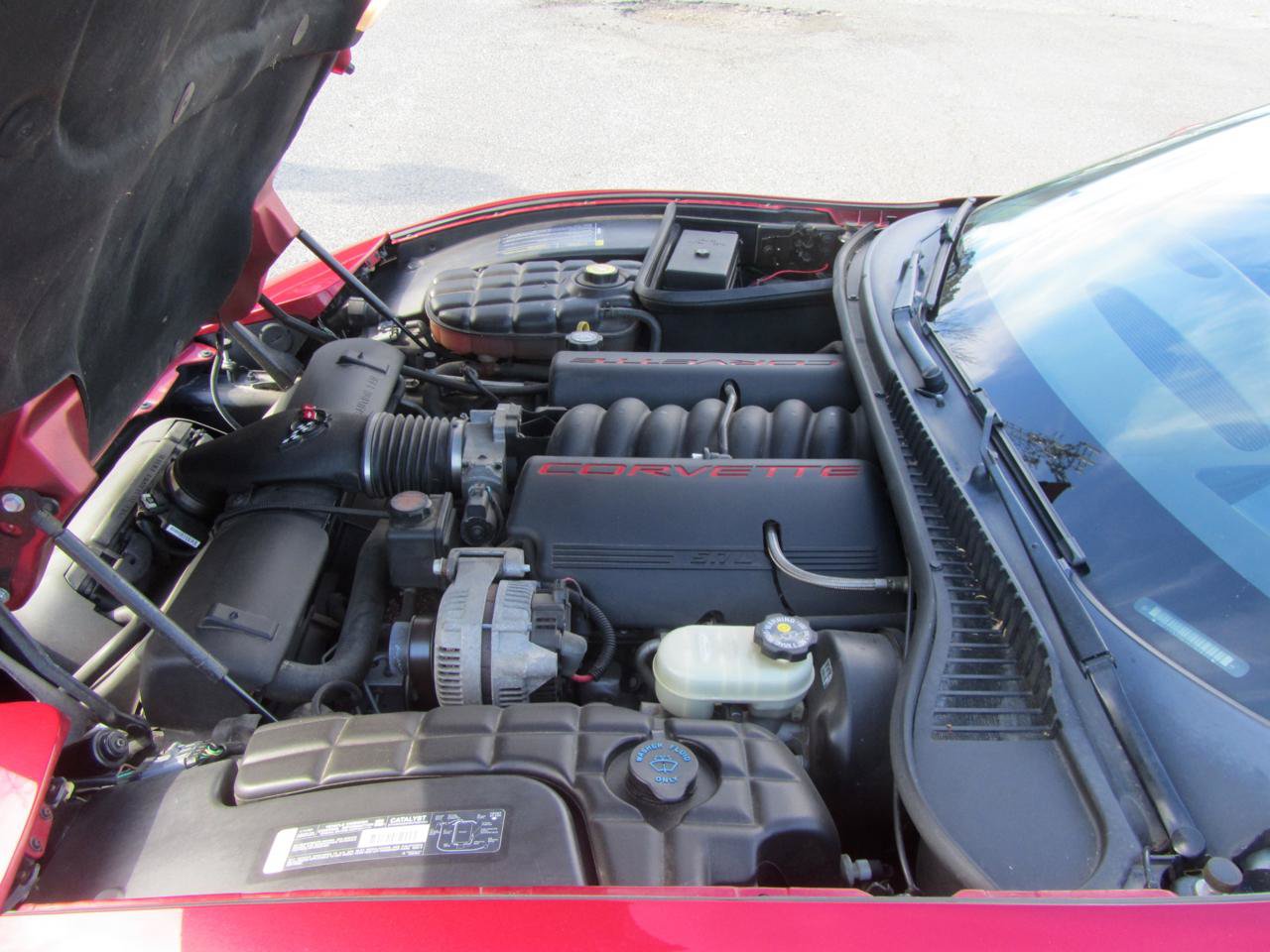 Used 2001 Chevrolet Corvette Convertible w/ Preferred Equipment Group2 RWD image 25